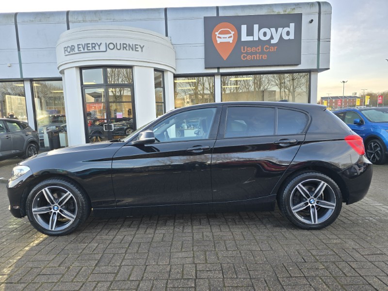 2017 (17) BMW 1 SERIES 116d Sport 5dr [Nav] 4996918