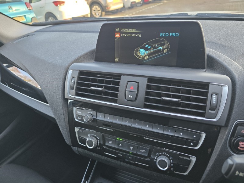 2017 (17) BMW 1 SERIES 116d Sport 5dr [Nav] 4996940