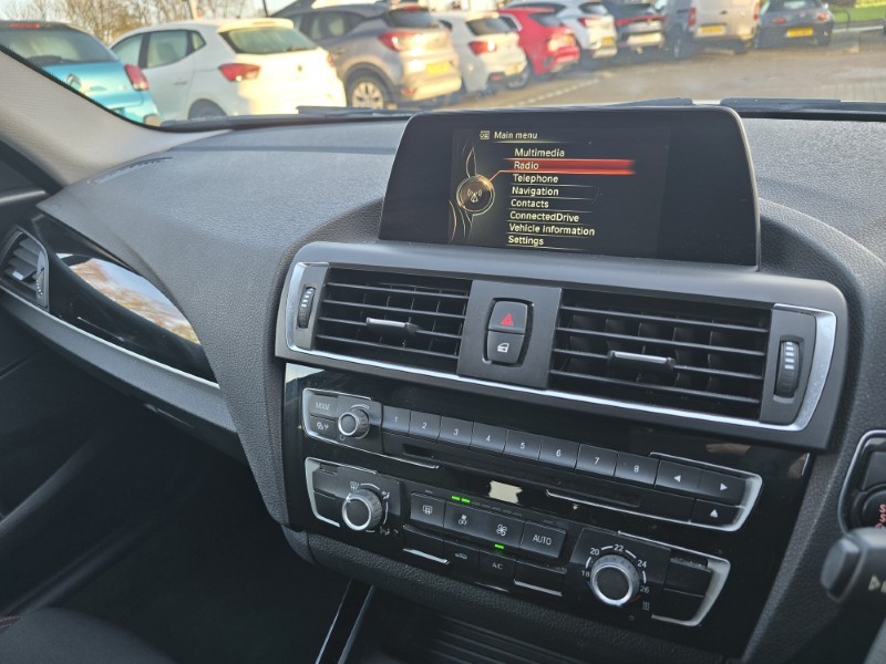 2017 (17) BMW 1 SERIES 116d Sport 5dr [Nav] 4996938