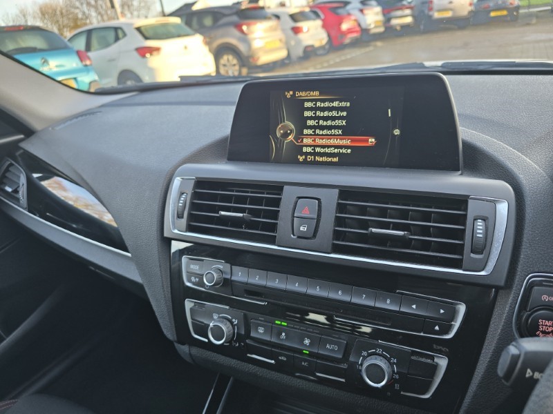 2017 (17) BMW 1 SERIES 116d Sport 5dr [Nav] 4996937