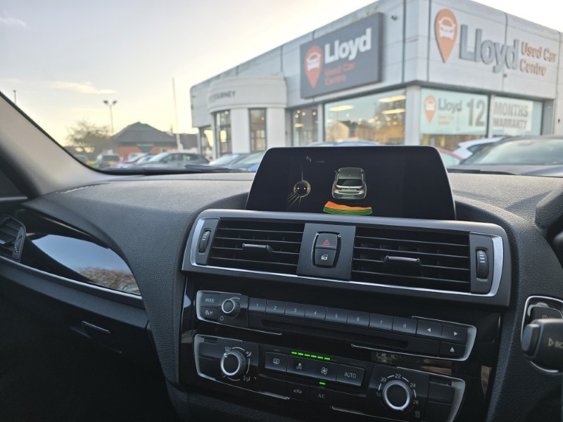 2017 (17) BMW 1 SERIES 116d Sport 5dr [Nav] 4996913