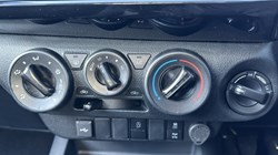 2025 (75) TOYOTA COMMERCIAL HILUX Active Extra Cab Pick Up 2.8 D-4D 5009564