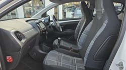 2018 (18) PEUGEOT 108 1.2 PureTech Allure 5dr 5000281