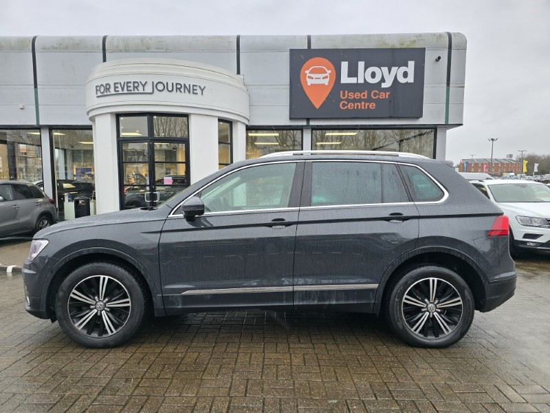 2017 (17) VOLKSWAGEN TIGUAN 2.0 TDi 150 4Motion SE Nav 5dr DSG 5046976