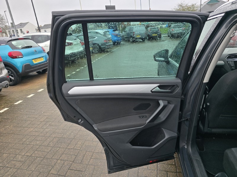 2017 (17) VOLKSWAGEN TIGUAN 2.0 TDi 150 4Motion SE Nav 5dr DSG 5046980