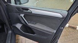 2017 (17) VOLKSWAGEN TIGUAN 2.0 TDi 150 4Motion SE Nav 5dr DSG 5046987