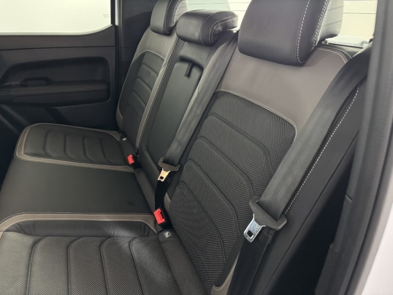 2024 (74) VOLKSWAGEN COMMERCIAL AMAROK D/Cab Pick Up Aventura 3.0 V6 TDI 240 4M Auto 5016431