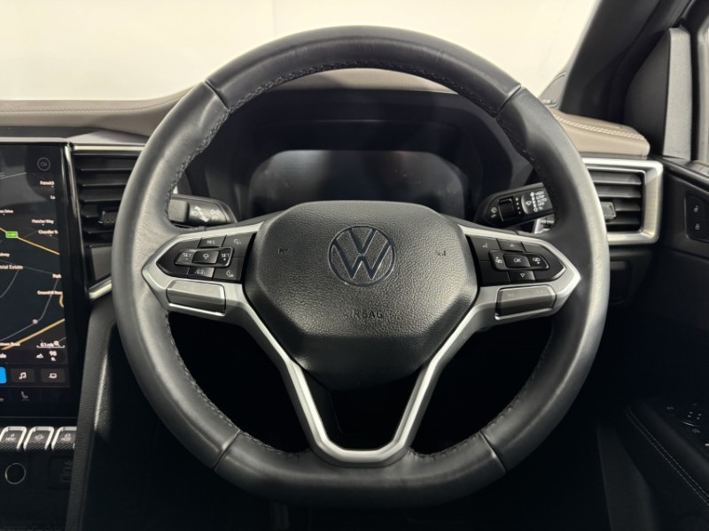 2024 (74) VOLKSWAGEN COMMERCIAL AMAROK D/Cab Pick Up Aventura 3.0 V6 TDI 240 4M Auto 5016414