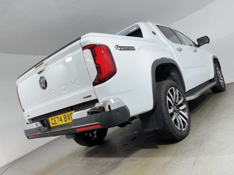 2024 (74) VOLKSWAGEN COMMERCIAL AMAROK D/Cab Pick Up Aventura 3.0 V6 TDI 240 4M Auto 5016449