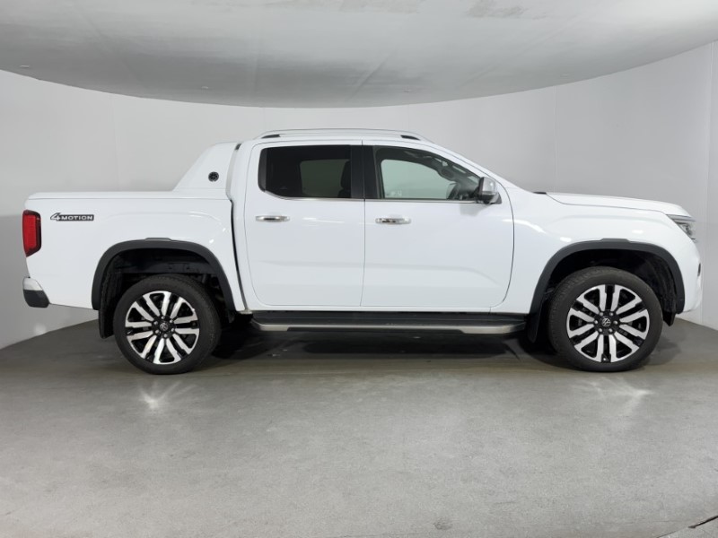 2024 (74) VOLKSWAGEN COMMERCIAL AMAROK D/Cab Pick Up Aventura 3.0 V6 TDI 240 4M Auto 5016468