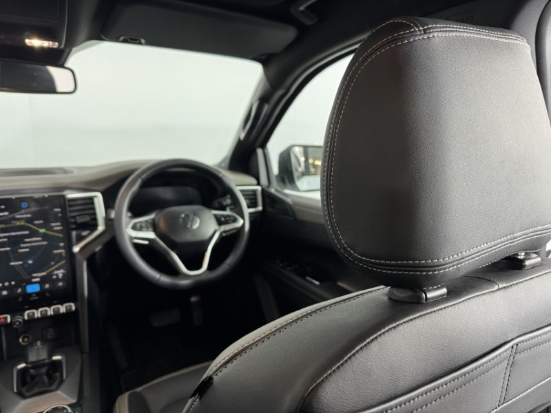 2024 (74) VOLKSWAGEN COMMERCIAL AMAROK D/Cab Pick Up Aventura 3.0 V6 TDI 240 4M Auto 5016428