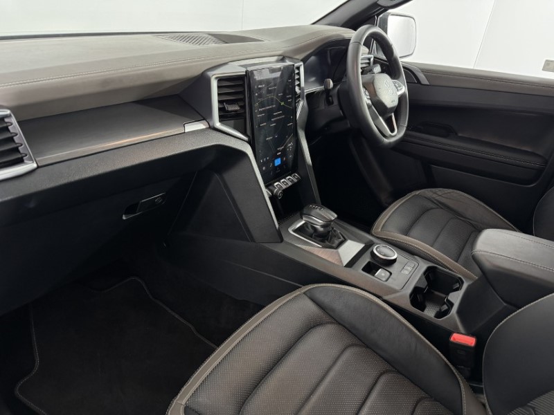 2024 (74) VOLKSWAGEN COMMERCIAL AMAROK D/Cab Pick Up Aventura 3.0 V6 TDI 240 4M Auto 5016432