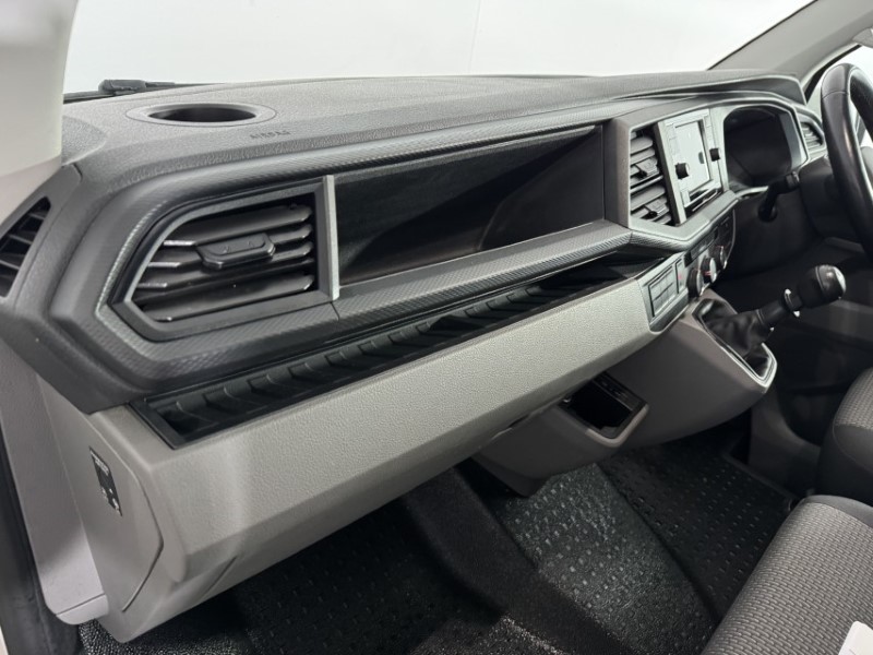 2023 (23) VOLKSWAGEN COMMERCIAL TRANSPORTER 2.0 TDI 150 Highline Van 5040987