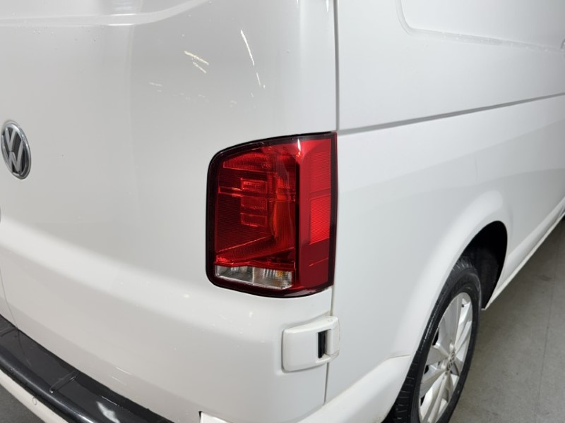 2023 (23) VOLKSWAGEN COMMERCIAL TRANSPORTER 2.0 TDI 150 Highline Van 5040990