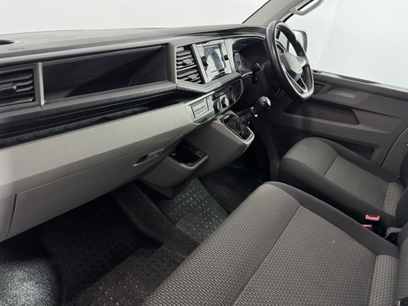 2023 (23) VOLKSWAGEN COMMERCIAL TRANSPORTER 2.0 TDI 150 Highline Van 5040985