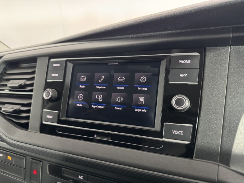 2023 (23) VOLKSWAGEN COMMERCIAL TRANSPORTER 2.0 TDI 150 Highline Van 5040966