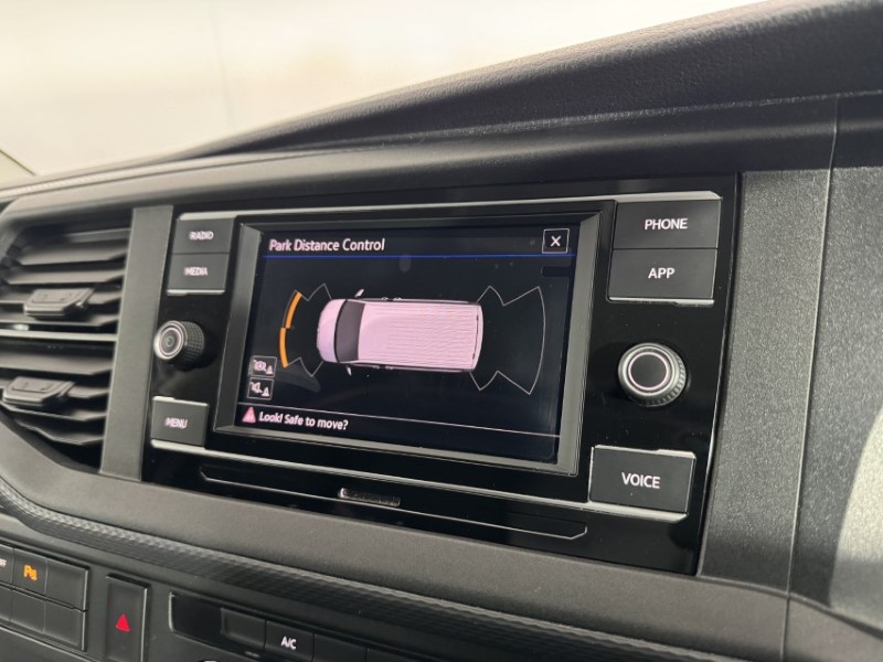 2023 (23) VOLKSWAGEN COMMERCIAL TRANSPORTER 2.0 TDI 150 Highline Van 5040963