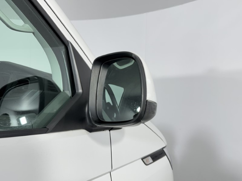 2023 (23) VOLKSWAGEN COMMERCIAL TRANSPORTER 2.0 TDI 150 Highline Van 5040992