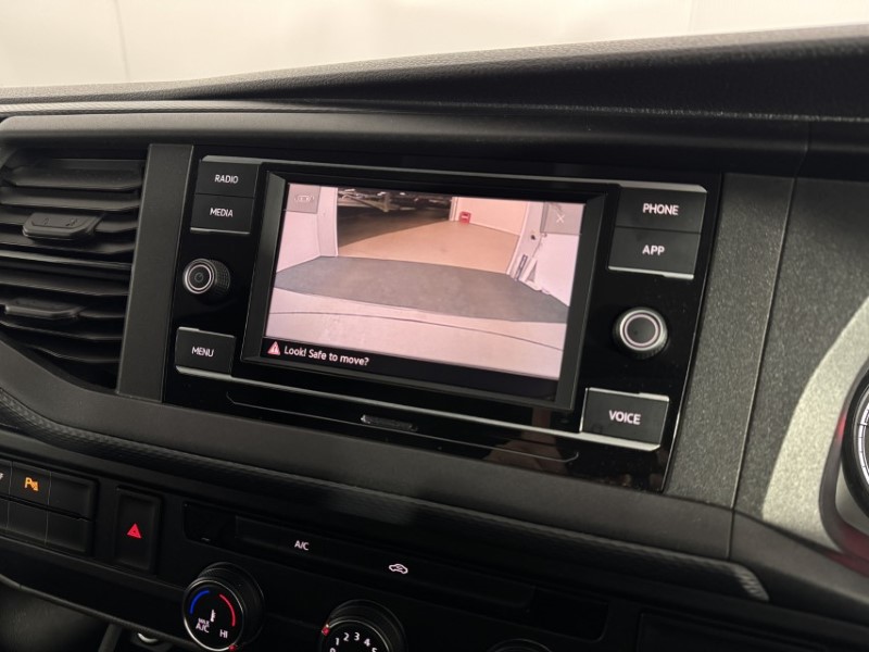 2023 (23) VOLKSWAGEN COMMERCIAL TRANSPORTER 2.0 TDI 150 Highline Van DSG 5035177