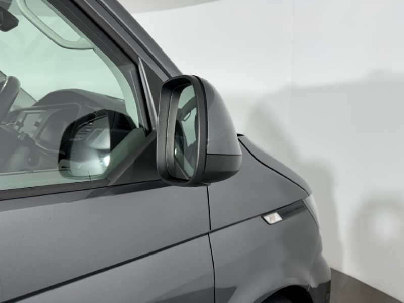 2023 (23) VOLKSWAGEN COMMERCIAL TRANSPORTER 2.0 TDI 150 Highline Van DSG 5035186