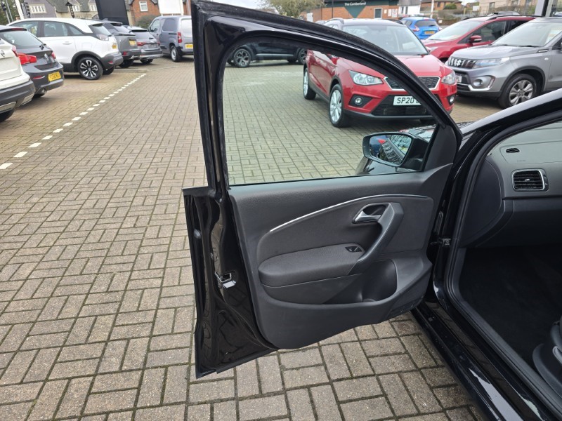 2017 (17) VOLKSWAGEN POLO 1.4 TDI 75 Match Edition 5dr 5058131