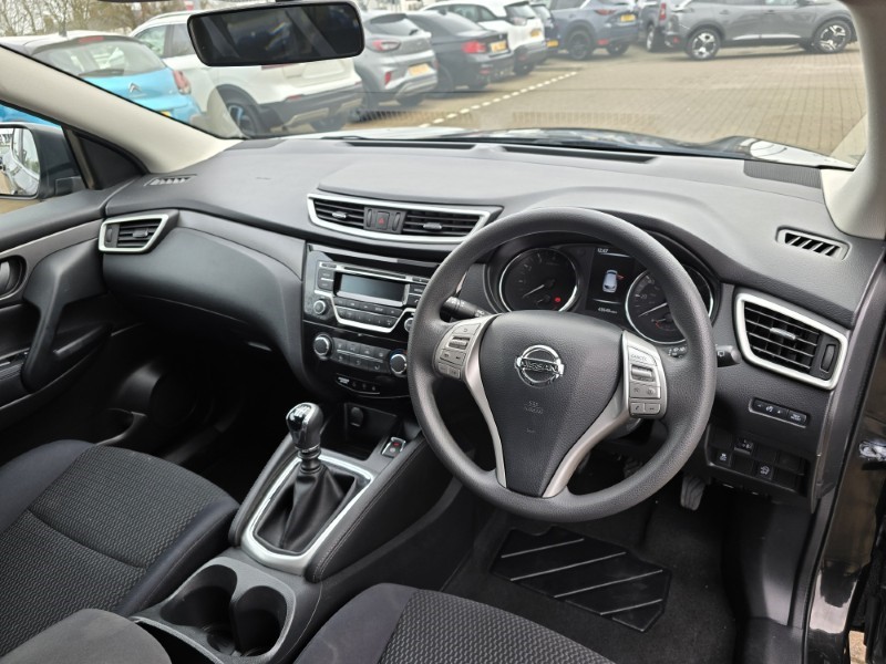 2016 (16) NISSAN QASHQAI 1.2 DiG-T Visia 5dr 5102379
