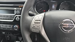 2016 (16) NISSAN QASHQAI 1.2 DiG-T Visia 5dr 5102381