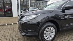 2016 (16) NISSAN QASHQAI 1.2 DiG-T Visia 5dr 5102377