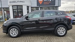 2016 (16) NISSAN QASHQAI 1.2 DiG-T Visia 5dr 5102366