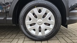 2016 (16) NISSAN QASHQAI 1.2 DiG-T Visia 5dr 5102355