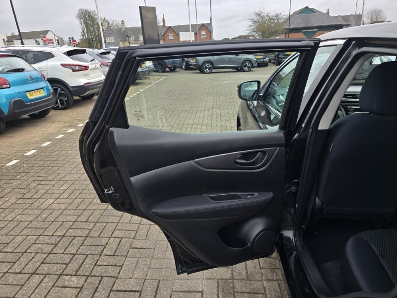 2016 (16) NISSAN QASHQAI 1.2 DiG-T Visia 5dr 5102369