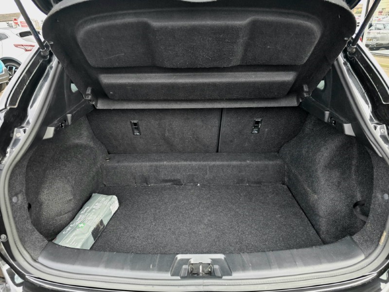 2016 (16) NISSAN QASHQAI 1.2 DiG-T Visia 5dr 5102367