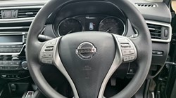 2016 (16) NISSAN QASHQAI 1.2 DiG-T Visia 5dr 5102382