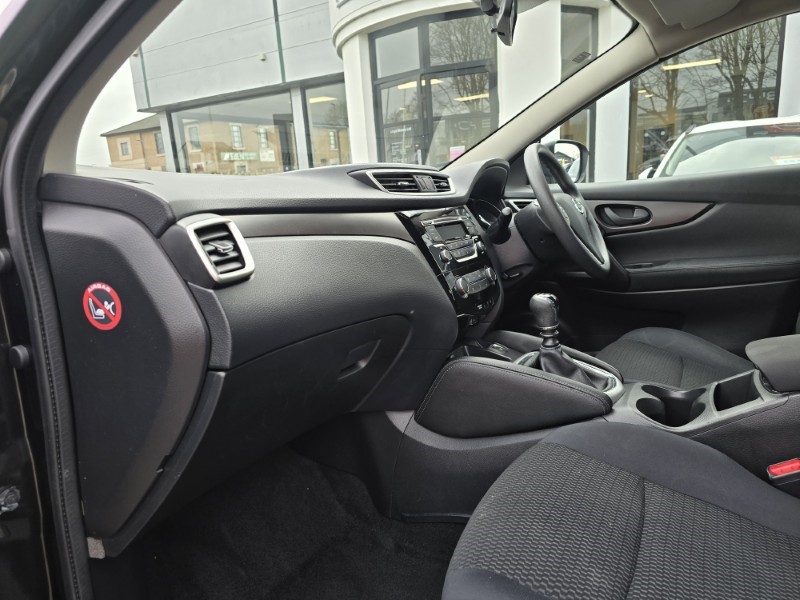 2016 (16) NISSAN QASHQAI 1.2 DiG-T Visia 5dr 5102375