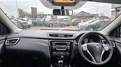 2016 (16) NISSAN QASHQAI 1.2 DiG-T Visia 5dr 5102372