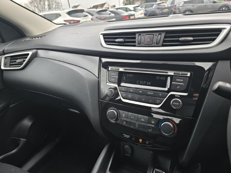 2016 (16) NISSAN QASHQAI 1.2 DiG-T Visia 5dr 5102387
