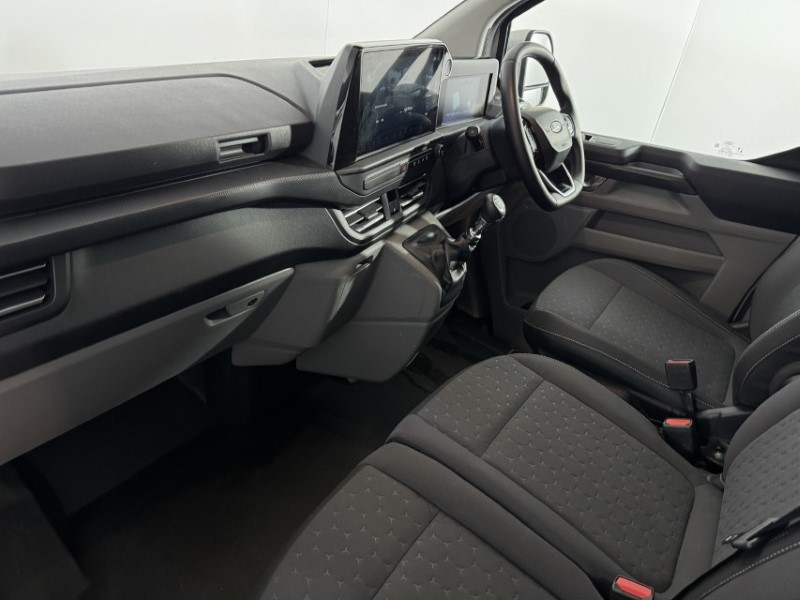 2024 (24) FORD COMMERCIAL TRANSIT CUSTOM 2.0 EcoBlue 136ps H1 Van Limited 5047568