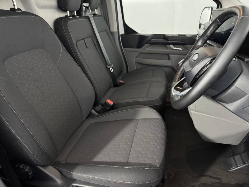 2024 (24) FORD COMMERCIAL TRANSIT CUSTOM 2.0 EcoBlue 136ps H1 Van Limited 5047563