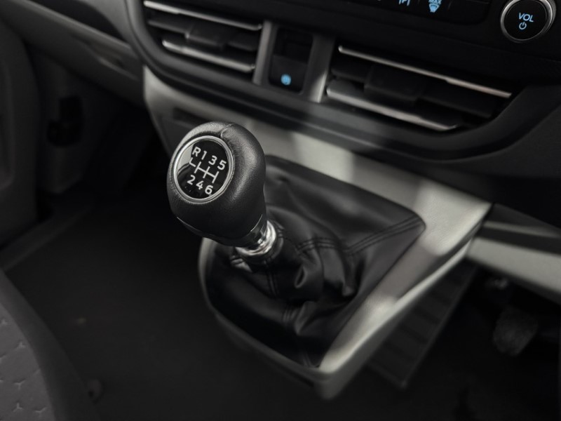 2024 (24) FORD COMMERCIAL TRANSIT CUSTOM 2.0 EcoBlue 136ps H1 Van Limited 5047559