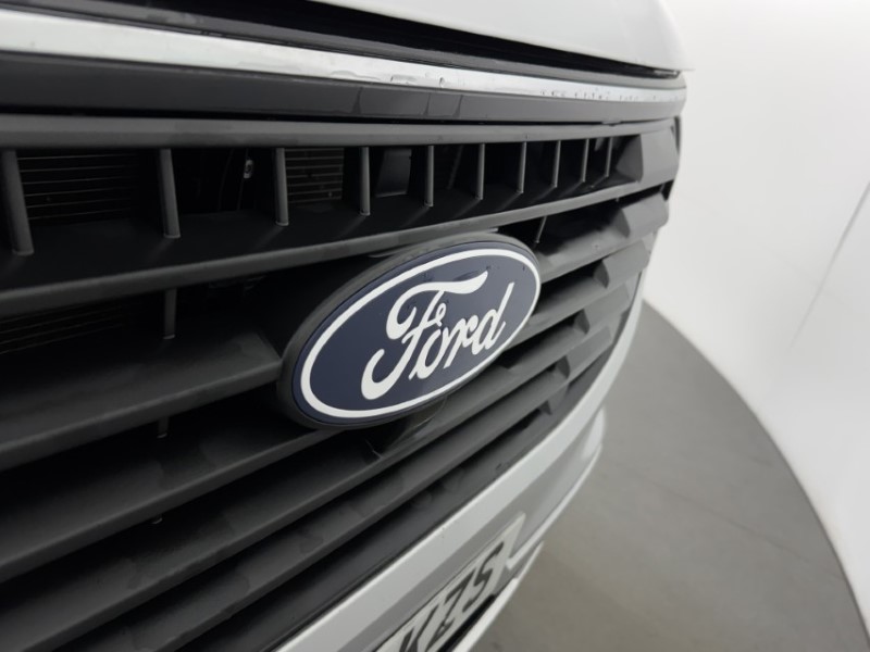 2024 (24) FORD COMMERCIAL TRANSIT CUSTOM 2.0 EcoBlue 136ps H1 Van Limited 5047578