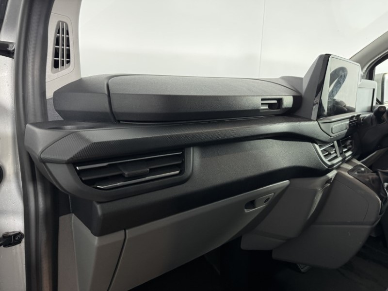 2024 (24) FORD COMMERCIAL TRANSIT CUSTOM 2.0 EcoBlue 136ps H1 Van Limited 5047570