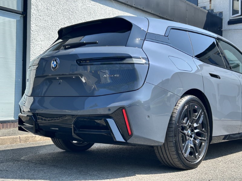 2025 (25) BMW iX 300kW xDrive45 M Sport 101kWh 5dr Auto [Skylounge] 4151993