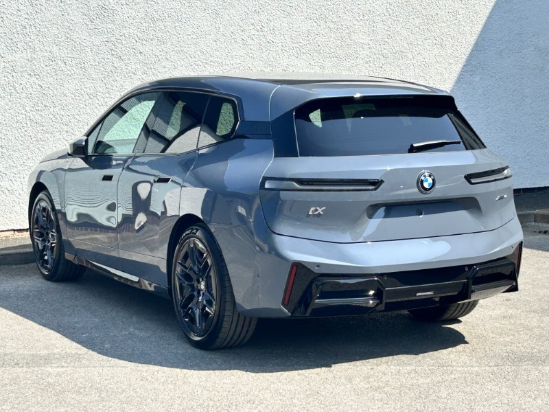 2025 (25) BMW iX 300kW xDrive45 M Sport 101kWh 5dr Auto [Skylounge] 4151984