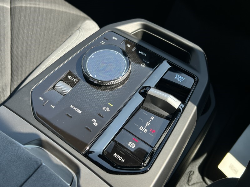 2025 (25) BMW iX 300kW xDrive45 M Sport 101kWh 5dr Auto [Skylounge] 4152004