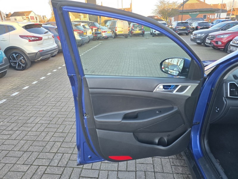 2018 (68) HYUNDAI TUCSON 1.6 CRDi SE Nav 5dr 2WD 5063279