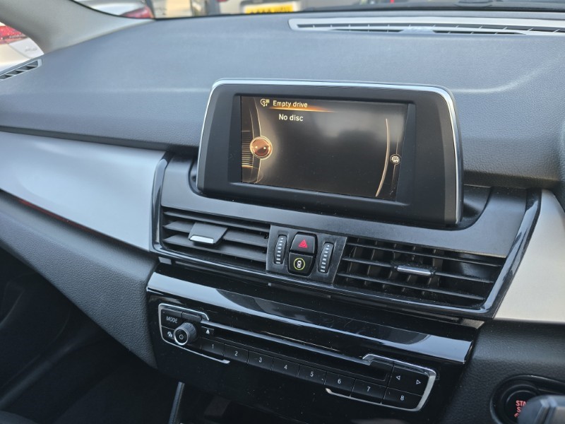 2017 (17) BMW 2 SERIES 218i SE 5dr 5063667