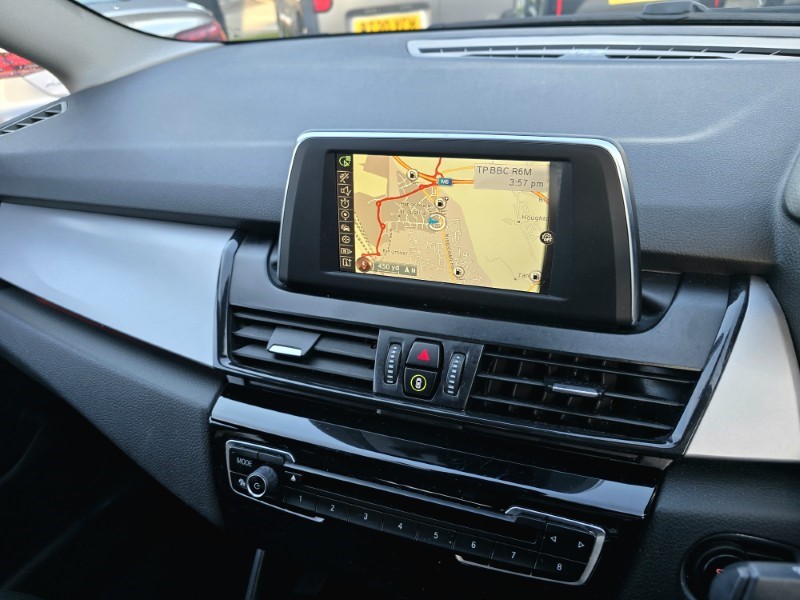 2017 (17) BMW 2 SERIES 218i SE 5dr 5063666