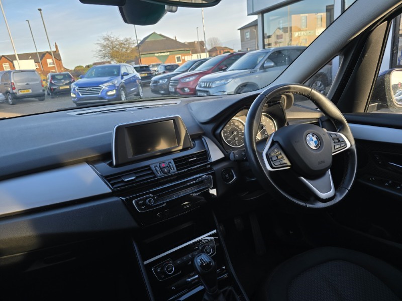 2017 (17) BMW 2 SERIES 218i SE 5dr 5063650