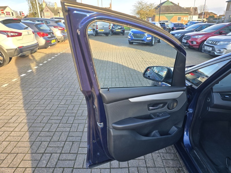 2017 (17) BMW 2 SERIES 218i SE 5dr 5063652