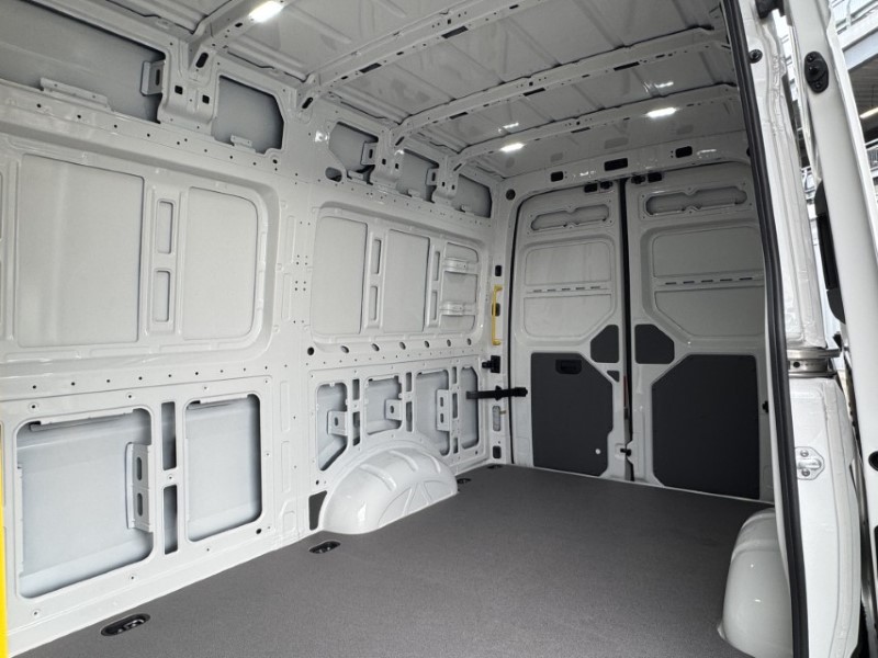 2025 (75) MAN COMMERCIAL TGE 180 Lion XC High Roof Van Auto  5069976